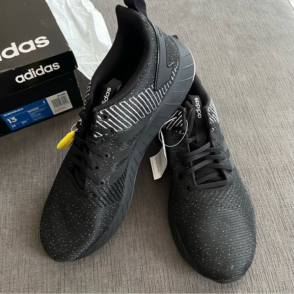 NWT Mens ADIDAS Questar BYD Cloudfoam
Sneakers Size 13 Black & White